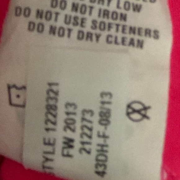 Under Armour pink  semi-fitted  athletic top - Picture 4 of 5